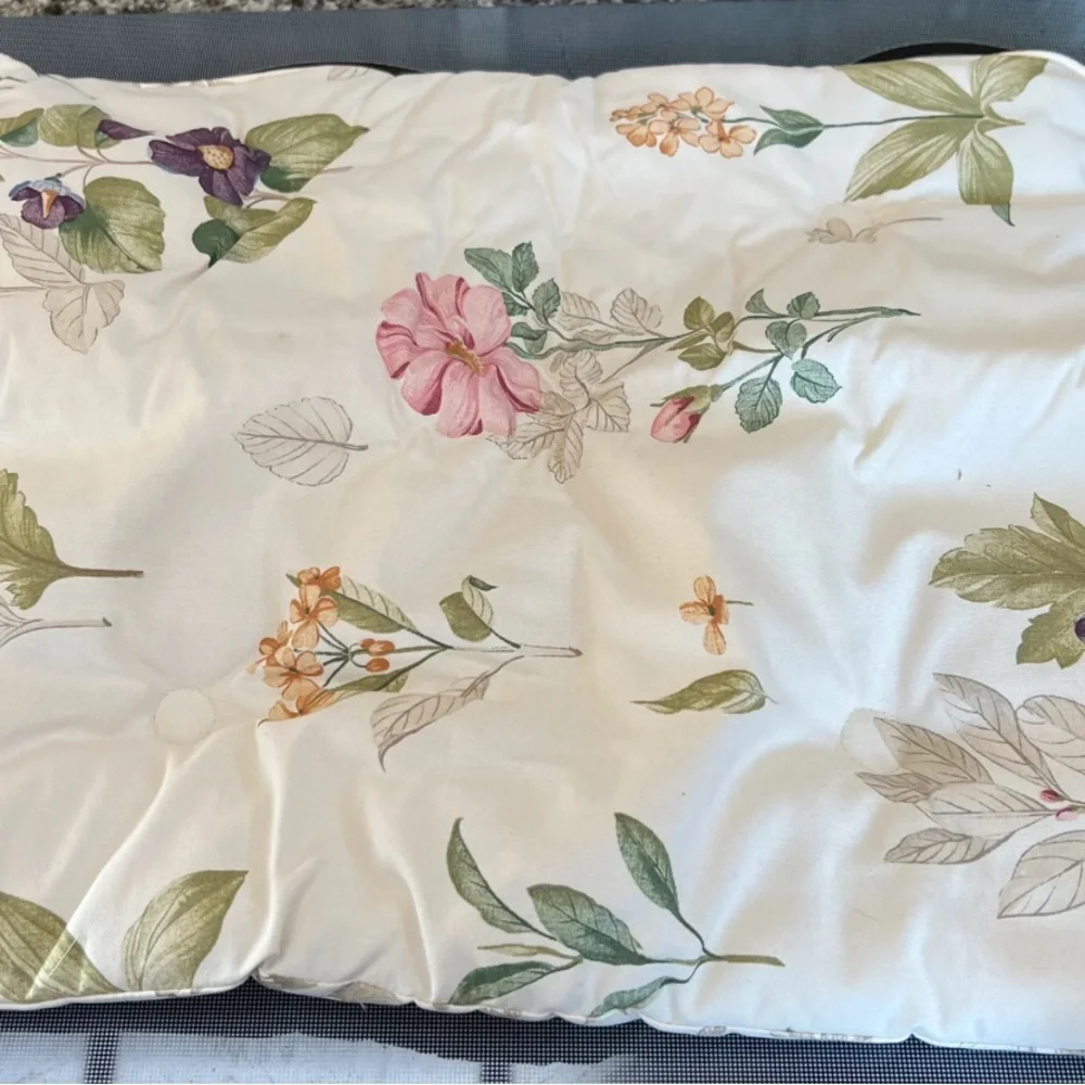 Longaberger Cream Floral quilt. Queen size